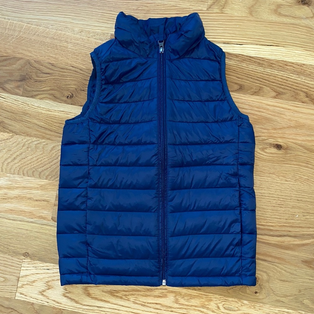 NWOT Amazon Essentials Boys Medium Packable Puffer Vest in Navy Blue